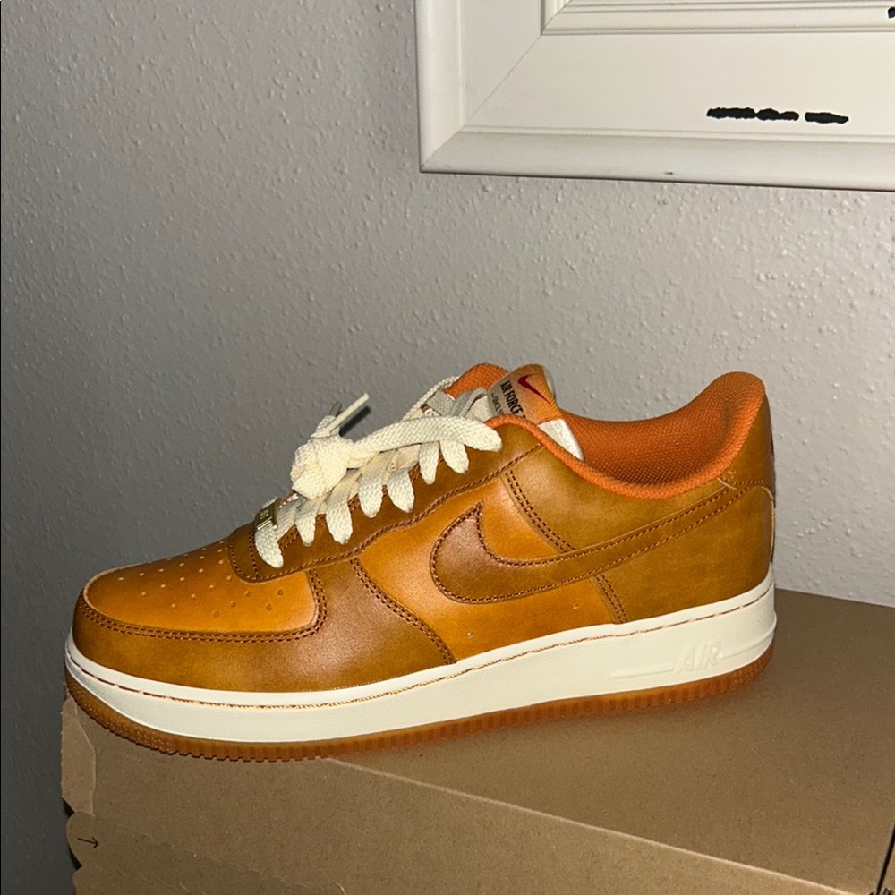 Nike Men's Air Force 1 ‘07 LV8 Burnt Orange